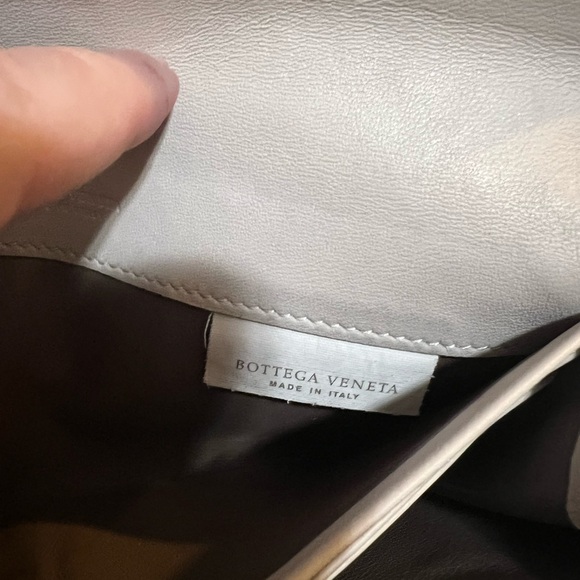 Bottega Veneta Intrecciato White and Black Wallet - Picture 8 of 16